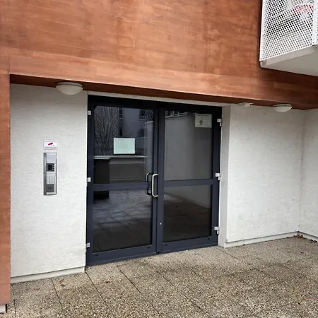 Zelene Atrium Apartment *