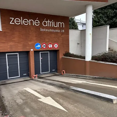 Zelene Atrium Апартаменты Трнава
